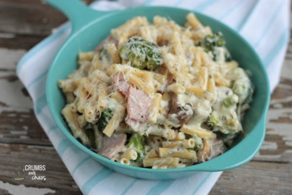 Ranch Ham Cheese & Veggie Pasta | Crumbs and Chaos #dinner #maindish #pasta www.crumbsandchaos.dreamhosters.com