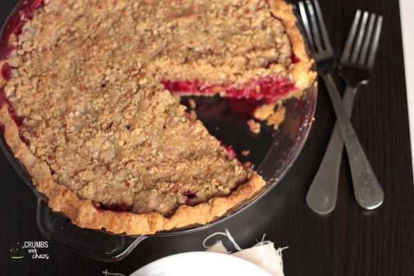 Cranberry Pear Pie | Crumbs and Chaos The perfect #holiday #pie from www.crumbsandchaos.dreamhosters.com