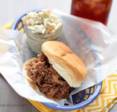 Best Slow Cooker Pulled Pork | recipe on www.crumbsandchaos.dreamhosters.com