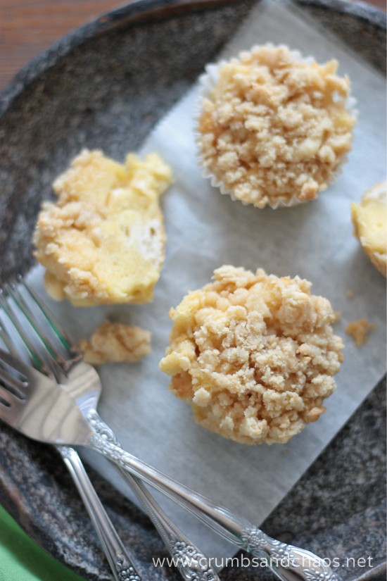 French Toast Muffins with Cream Cheese Streusel recipe on crumbsandchaos.dreamhosters.com