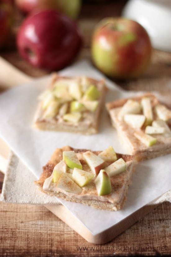 Snickerdoodle Apple Dessert Pizza | Crumbs and Chaos