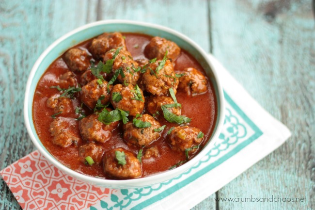 Spanish-Style Meatballs | recipe on Crumbs and Chaos