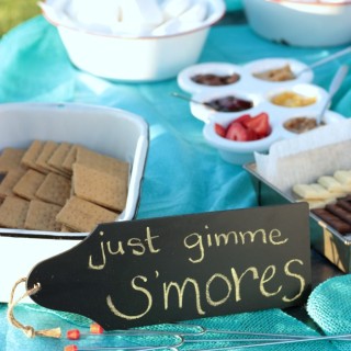 Tips for making a backyard s'mores bar + a recipe for Strawberry Cheesecake S'mores | Crumbs and Chaos