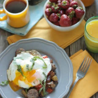 Brat Breakfast Hash | recipe by Crumbs and Chaos #SausageFamily