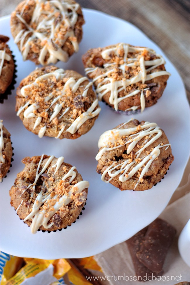 Butterfinger Banana Muffins | Crumbs and Chaos