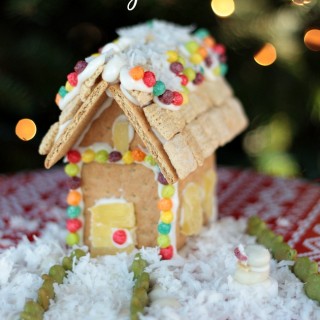 How to Make a Graham Cracker Holiday House | Crumbs and Chaos